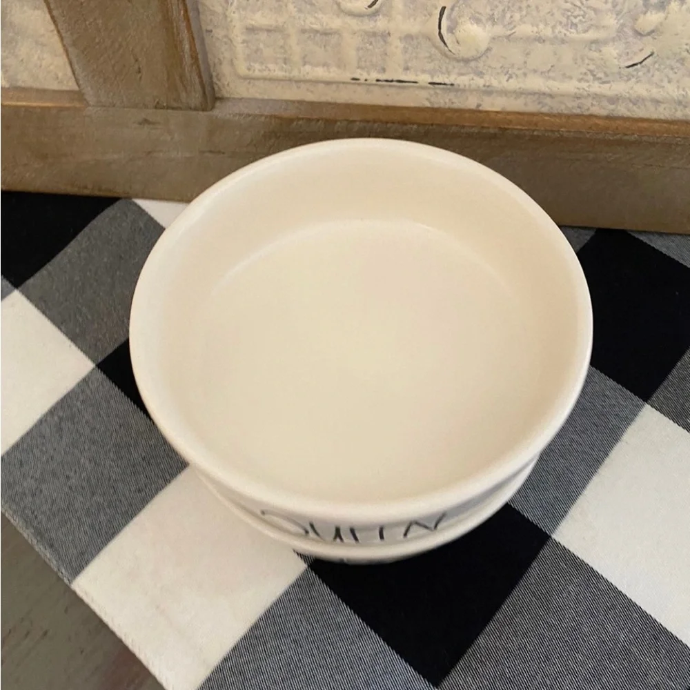 Rae Dunn QUEEN small cat/dog/pet bowl - Brand new Never used